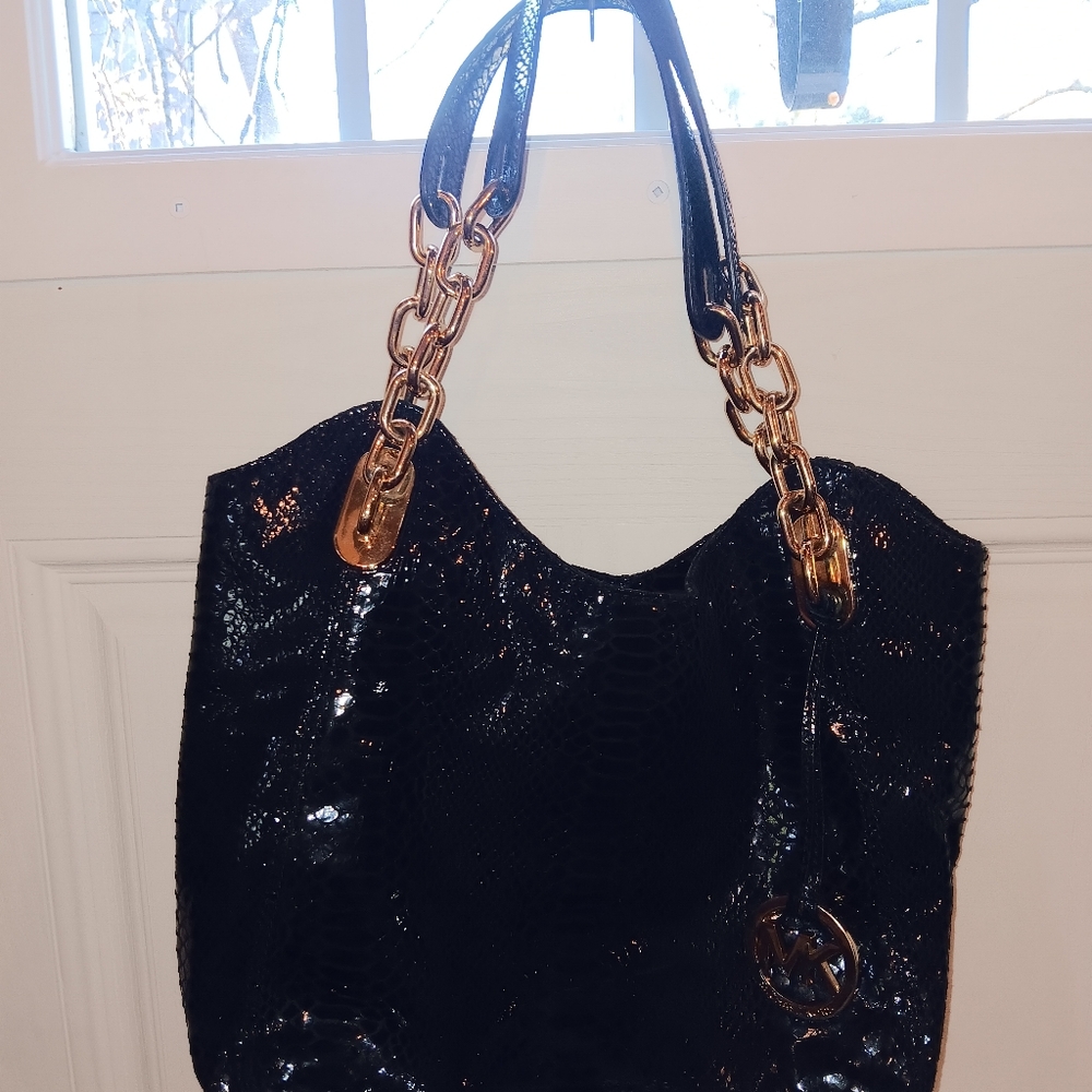 MICHAEL Michael Kors Black and Gold Shoulder Bag